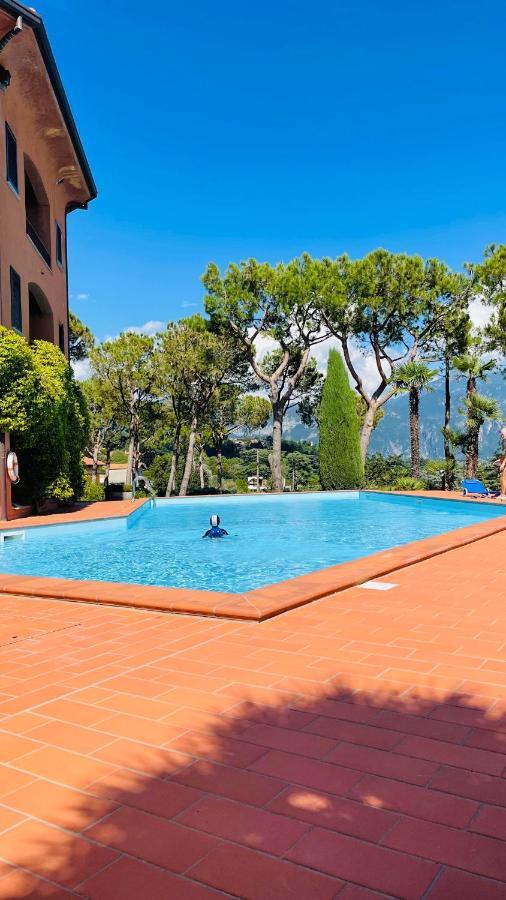 Lake View, Swimming Pool, Tennis Court And Private Parking Mezzegra Kültér fotó